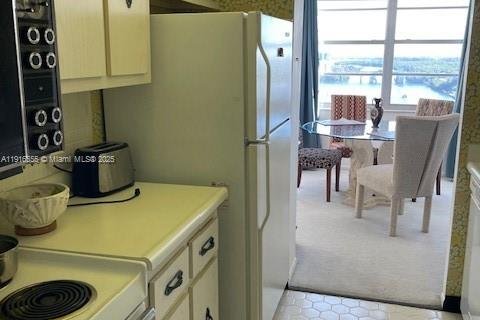 Copropriété à vendre à Sunny Isles Beach, Floride: 1 chambre, 102.56 m2 № 2062038 - photo 12