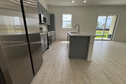 Снять в аренду виллу или дом в Лихай-Эйкерс, Флорида 4 спальни, № 1946356 - фото 10