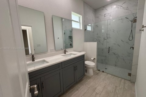 Снять в аренду виллу или дом в Лихай-Эйкерс, Флорида 4 спальни, № 1946356 - фото 14