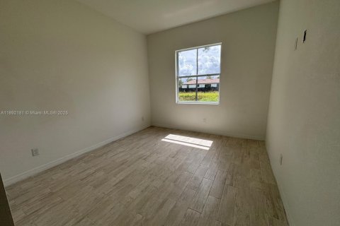 Снять в аренду виллу или дом в Лихай-Эйкерс, Флорида 4 спальни, № 1946356 - фото 19