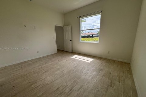 Снять в аренду виллу или дом в Лихай-Эйкерс, Флорида 4 спальни, № 1946356 - фото 13