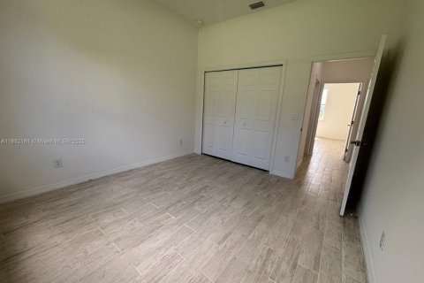 Снять в аренду виллу или дом в Лихай-Эйкерс, Флорида 4 спальни, № 1946356 - фото 20