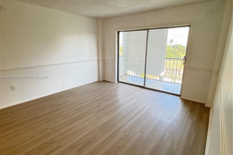 Снять в аренду кондоминиум в Лодерхилл, Флорида 2 спальни, 90.3м2, № 2063385 - фото 11