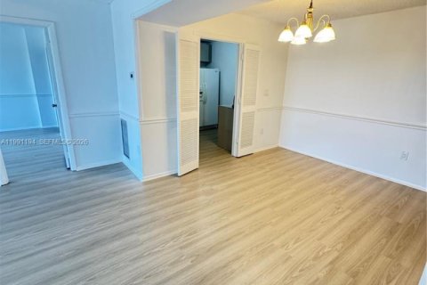 Снять в аренду кондоминиум в Лодерхилл, Флорида 2 спальни, 90.3м2, № 2063385 - фото 6