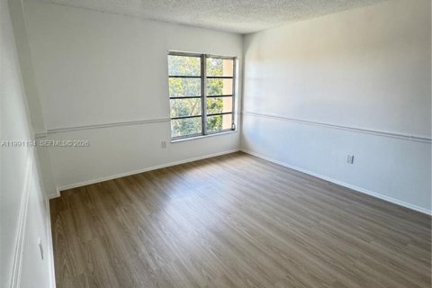 Снять в аренду кондоминиум в Лодерхилл, Флорида 2 спальни, 90.3м2, № 2063385 - фото 16