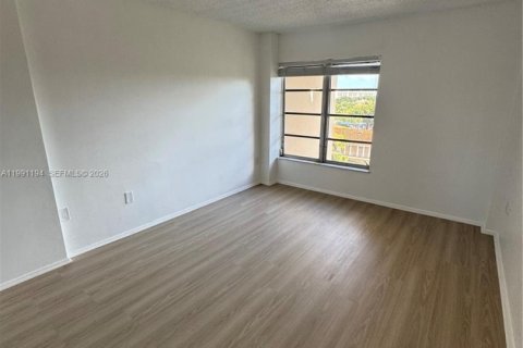 Снять в аренду кондоминиум в Лодерхилл, Флорида 2 спальни, 90.3м2, № 2063385 - фото 12