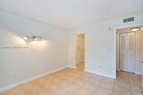 Copropriété à louer à Miami, Floride: 2 chambres, 83.7 m2 № 2242932 - photo 12