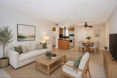 Copropriété à louer à Miami, Floride: 2 chambres, 83.7 m2 № 2242932 - photo 4