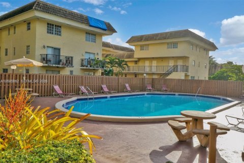 Condo à Miami, Floride, 2 chambres  № 2242932