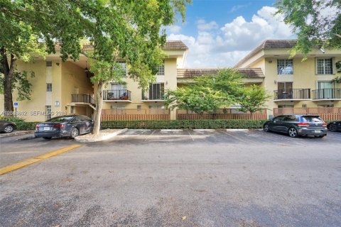 Copropriété à louer à Miami, Floride: 2 chambres, 83.7 m2 № 2242932 - photo 29