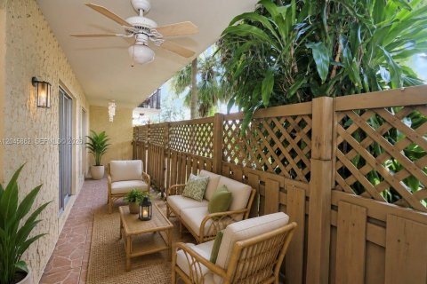 Copropriété à louer à Miami, Floride: 2 chambres, 83.7 m2 № 2242932 - photo 21