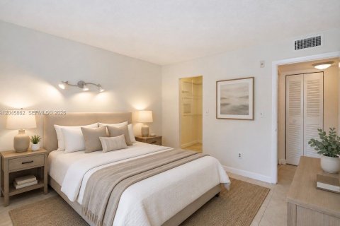Copropriété à louer à Miami, Floride: 2 chambres, 83.7 m2 № 2242932 - photo 10
