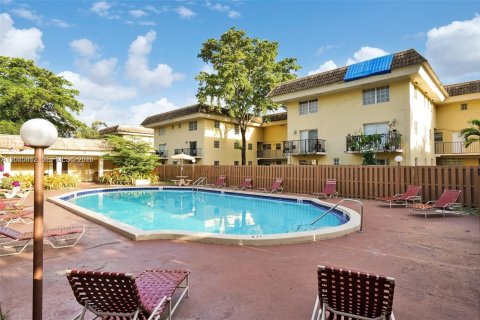 Copropriété à louer à Miami, Floride: 2 chambres, 83.7 m2 № 2242932 - photo 28