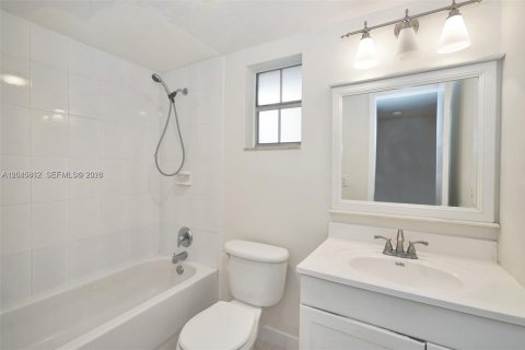 Copropriété à louer à Miami, Floride: 2 chambres, 83.7 m2 № 2242932 - photo 15