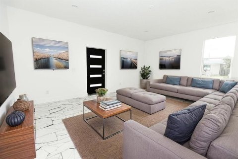 Casa en venta en Apopka, Florida, 3 dormitorios, 189.43 m2 № 2157785 - foto 2