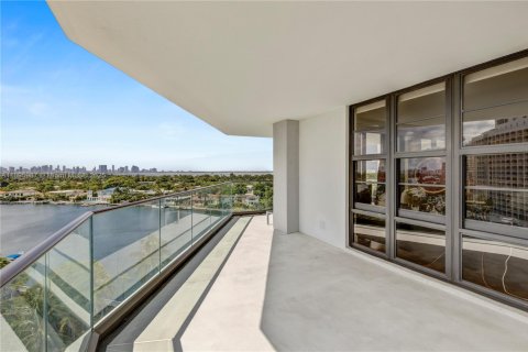 Copropriété à vendre à Miami Beach, Floride: 3 chambres, 266.44 m2 № 1950154 - photo 20