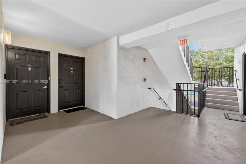 Кондоминиум с 3 спальнями в Мирамар, Флорида № 2032635