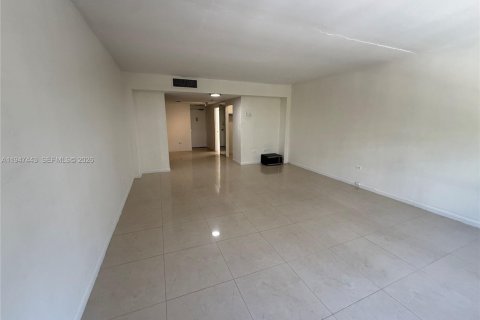 Снять в аренду кондоминиум в Майами, Флорида 53.88м2, № 2003746 - фото 3