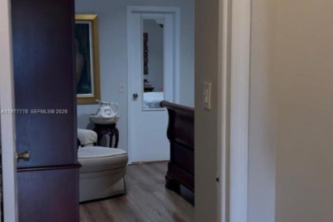 Casa en venta en Miami, Florida, 3 dormitorios, 133.5 m2 № 2042360 - foto 27