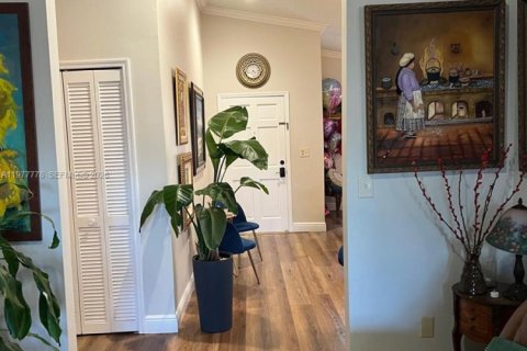 Casa en venta en Miami, Florida, 3 dormitorios, 133.5 m2 № 2042360 - foto 9