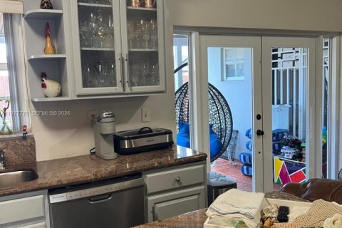 Casa en venta en Miami, Florida, 3 dormitorios, 133.5 m2 № 2042360 - foto 16