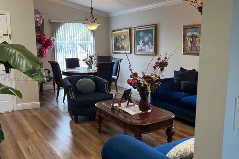 Casa en venta en Miami, Florida, 3 dormitorios, 133.5 m2 № 2042360 - foto 5