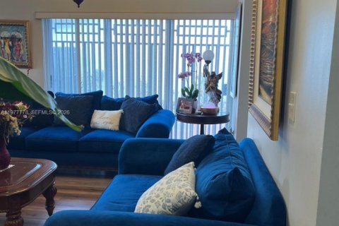 Casa en venta en Miami, Florida, 3 dormitorios, 133.5 m2 № 2042360 - foto 6