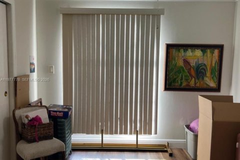 Casa en venta en Miami, Florida, 3 dormitorios, 133.5 m2 № 2042360 - foto 23