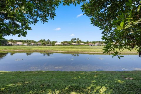 House in Wellington, Florida 3 bedrooms, 222.87 sq.m. № 2387180 - photo 24