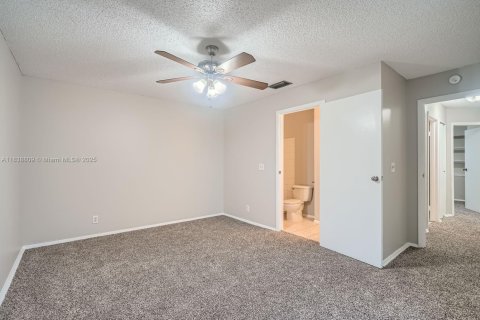 Villa ou maison à vendre à Royal Palm Beach, Floride: 3 chambres, 166.48 m2 № 2024398 - photo 10