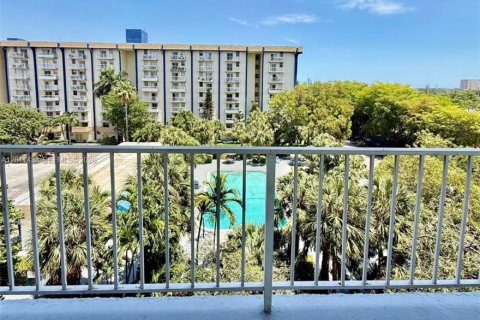 Condo in Miami, Florida, 1 bedroom  № 2075207 - photo 7