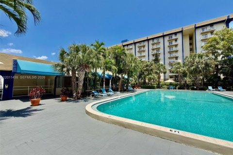Condo in Miami, Florida, 1 bedroom  № 2075207 - photo 14