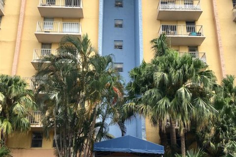 Condo in Miami, Florida, 1 bedroom  № 2075207