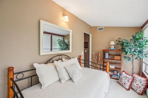 Villa ou maison à vendre à Saint Petersburg, Floride: 4 chambres, 224.73 m2 № 1912069 - photo 29