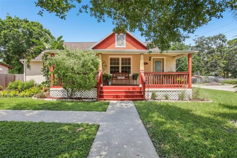 Villa ou maison à vendre à Saint Petersburg, Floride: 4 chambres, 224.73 m2 № 1912069 - photo 1