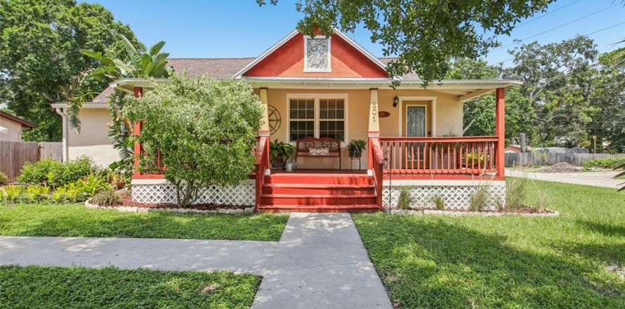 Villa ou maison à Saint Petersburg, Floride 4 chambres, 224.73 m2 № 1912069