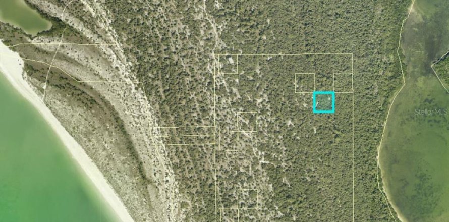 Terreno en Bokeelia, Florida № 474931