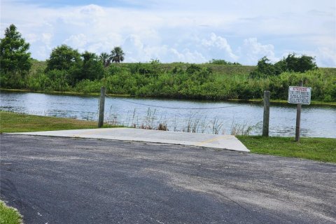 Купить земельный участок в Окичоби, Флорида № 1928789 - фото 10