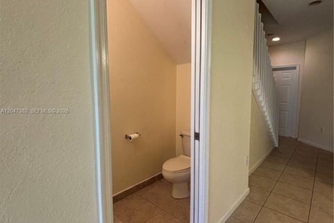Touwnhouse à louer à Miramar, Floride: 2 chambres, 96.34 m2 № 2274311 - photo 7
