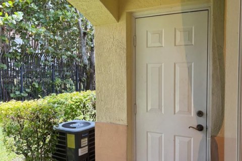 Touwnhouse à louer à Miramar, Floride: 2 chambres, 96.34 m2 № 2274311 - photo 6