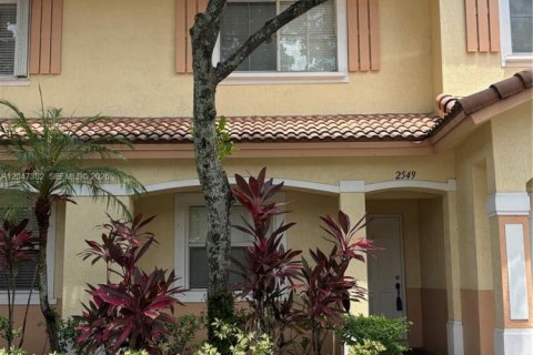 Touwnhouse à Miramar, Floride 2 chambres, 96.34 m2 № 2274311