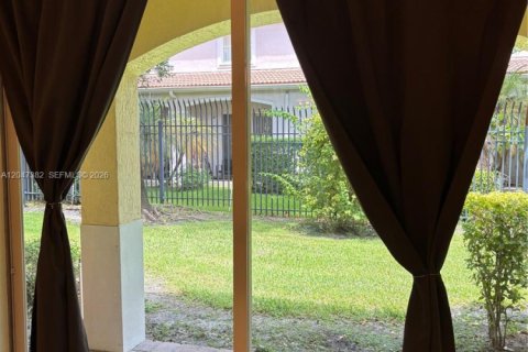 Touwnhouse à louer à Miramar, Floride: 2 chambres, 96.34 m2 № 2274311 - photo 5
