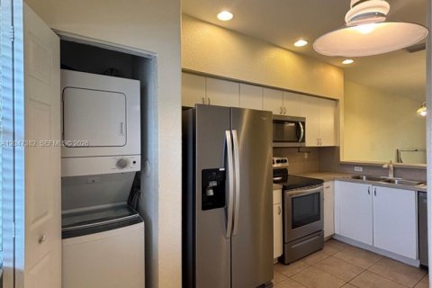 Touwnhouse à louer à Miramar, Floride: 2 chambres, 96.34 m2 № 2274311 - photo 11