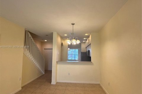 Touwnhouse à louer à Miramar, Floride: 2 chambres, 96.34 m2 № 2274311 - photo 8
