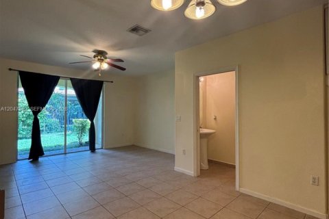 Touwnhouse à louer à Miramar, Floride: 2 chambres, 96.34 m2 № 2274311 - photo 4