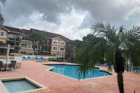 Condominio en venta en Coral Springs, Florida, 2 dormitorios, 91.42 m2 № 1932644 - foto 4