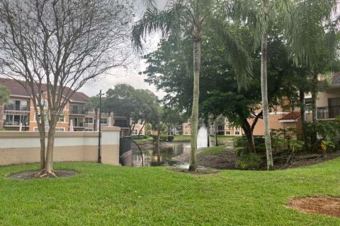 Condominio en venta en Coral Springs, Florida, 2 dormitorios, 91.42 m2 № 1932644 - foto 10