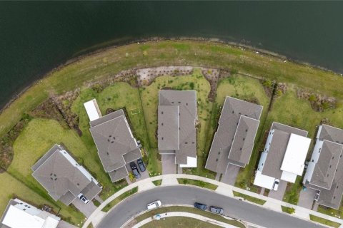 Casa en venta en Orlando, Florida, 5 dormitorios, 284.28 m2 № 2208283 - foto 5