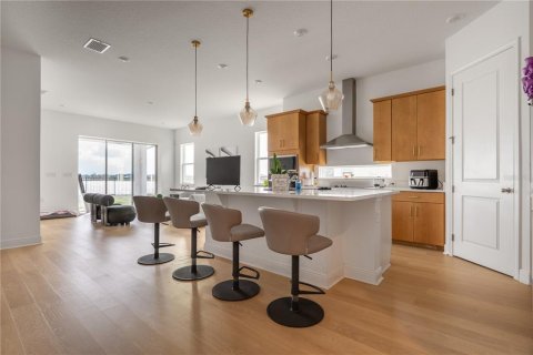 Casa en venta en Orlando, Florida, 5 dormitorios, 284.28 m2 № 2208283 - foto 8