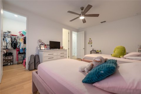 Casa en venta en Orlando, Florida, 5 dormitorios, 284.28 m2 № 2208283 - foto 14